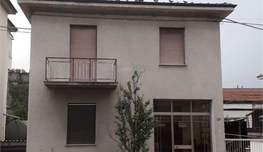 Casa Indipendente in Vendita - Un'Occasione da Non Perdere!